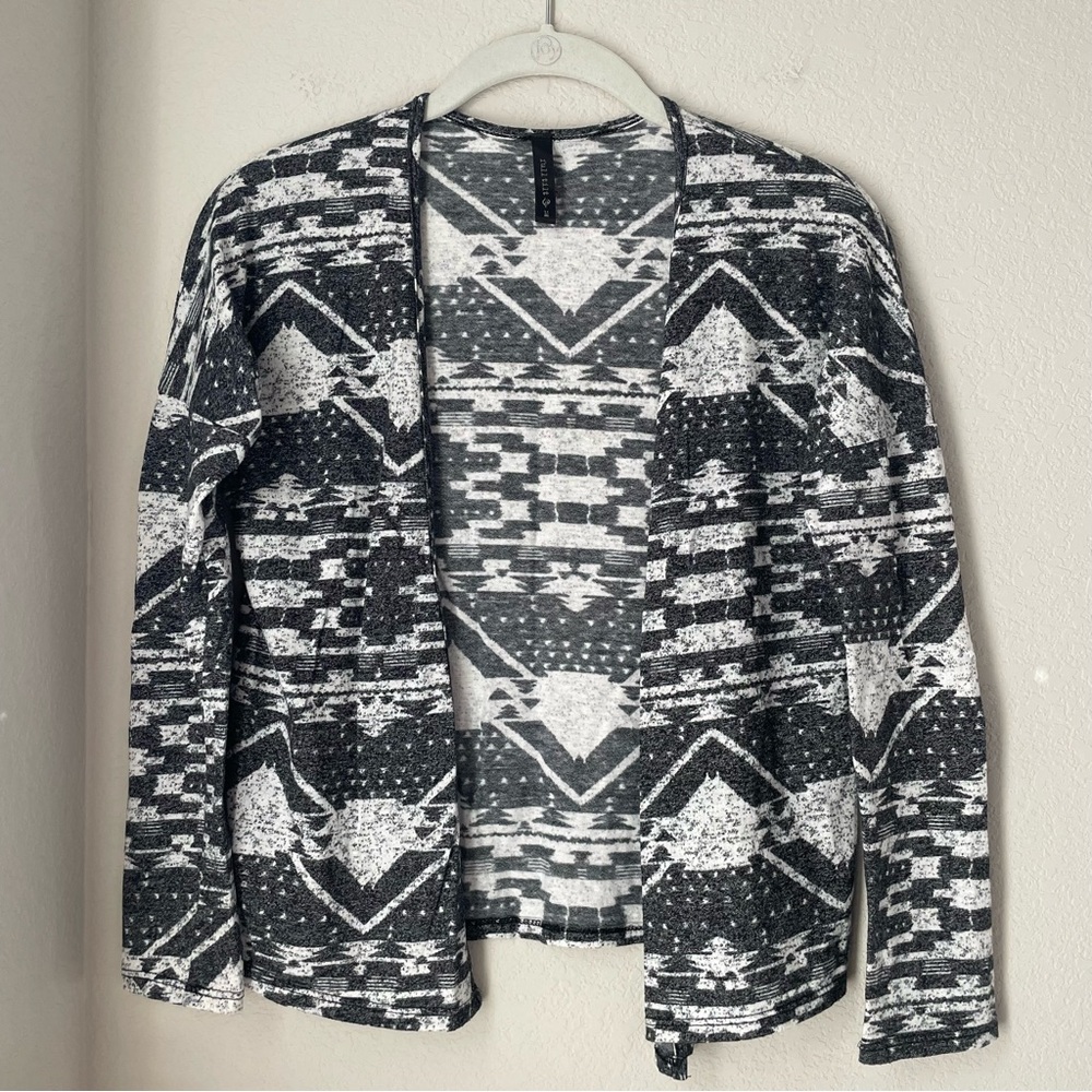 Cardigan - Picture 2 of 5